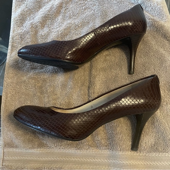 Michael Kors Leather, Closed Toe High Heel Shoes. Snake, Brown, Size 9.5. - Picture 9 of 12